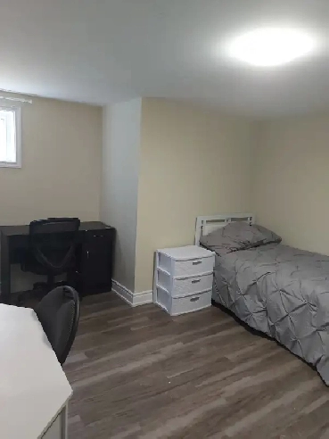 Room available for rent in Scarborough area