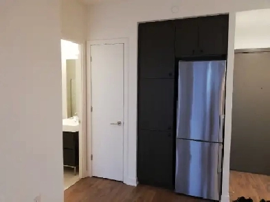 New 1 1 condo at Bathurst St/ Wellington St, Available now Image# 1