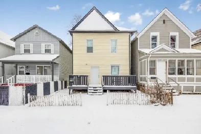 Nicely Updated North-End Duplex Presents Investment Opportunity! Image# 1