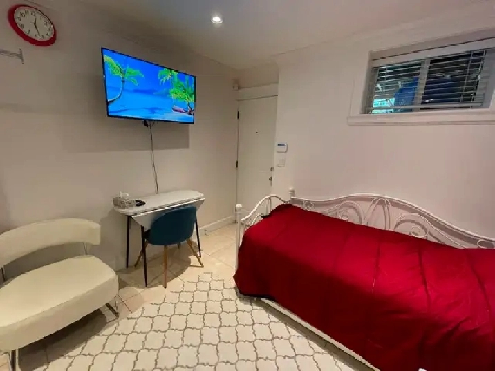 Basement Suite for Rent ($1600/month) in Vancouver,BC - Apartments & Condos for Rent