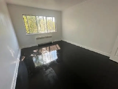 Big 4.5 with 3 bedrooms near cote-des-neiges plaza, HEC Image# 1