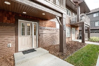 Modern Townhouse with low fees in SW YEG! Love it! Dbl Garage Image# 1