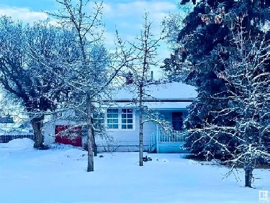 Investment Property in Vegreville! Image# 1