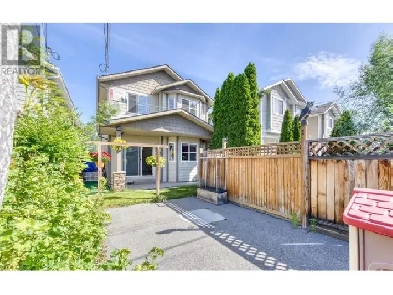 3BR 1.5BA duplex in Penticton Image# 1