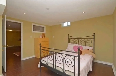 2 Bedroom Basement Aptt Mississauga Winston Churchill/403 $2200 Image# 1