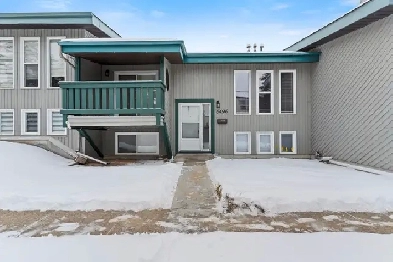 Cozy 2 Bedroom Townhome For Sale! Image# 1