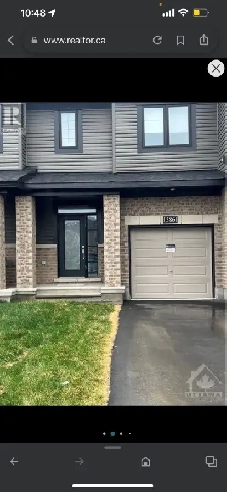 Unfurnished bedroom in furnished 3 bedroom townhouse. Image# 7