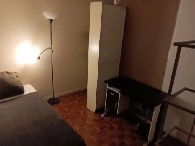 NOW avail,  DOWNTOWN Subway Room  w/Gym Image# 1
