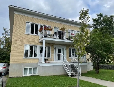 MARS 25 à STE-FOY - Grands 5 1/2 près UL et CEGEP Garneau Image# 1