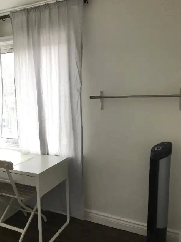 Algonquin College school district room for rent immediately move Image# 1