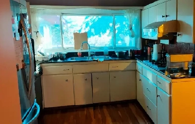 5mins walk to Brentwood c-train station and U of C, all included