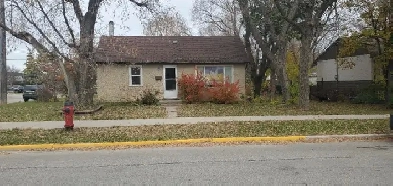 FANTASTIC INVESTMENT PROPERTY WITH OPTION TO EXPAND AND DEVELOP