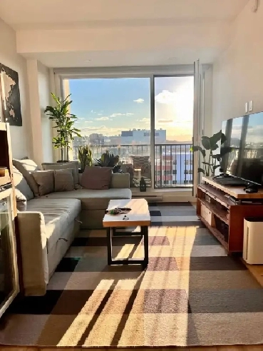 APPARTEMENT MODERNE À OUTREMONT