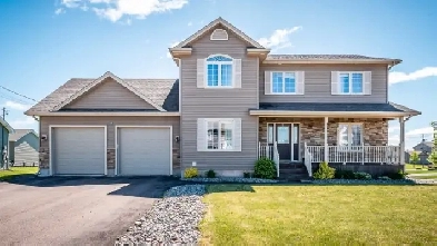 Executive family home nestled in the desirable Town of Riverview Image# 1