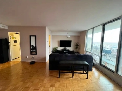 Spacious 2-Bedroom Apartment in Danforth Village