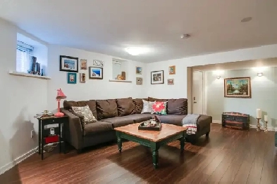 One Bedroom - High Ceilings, Victorian Home