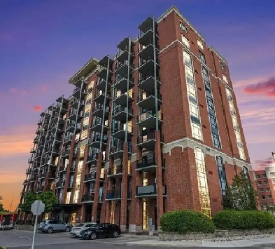 Modern Condo Ottawa K1V 2S2 Looking for female roommate image