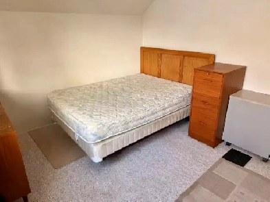 One Large Bedroom near General Hospital for Rent Image# 2