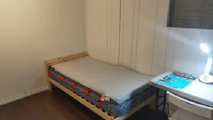Bedroom for rent in East Vancouver (Knight ST/49 AVE)) in Vancouver,BC - Apartments & Condos for Rent