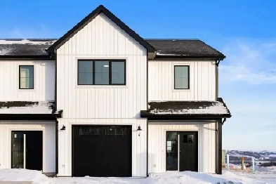 4 James Bay - Modern Townhouse Located In Lumsden Image# 1