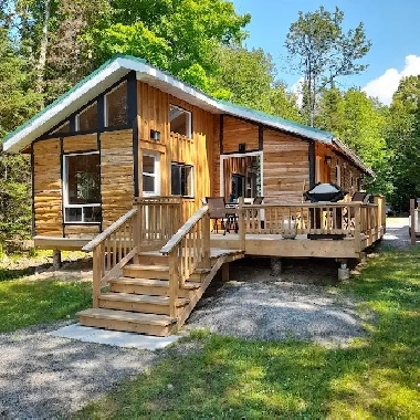 3 month Lakefront  Cottage Rental Image# 1