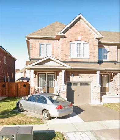 3 Bed 2.5 Bath townhome (upper) - Great location! Image# 9