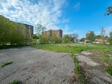 LAND DEVELOPMENT OPPORTUNITY ON CARLING AVENUE Image# 3