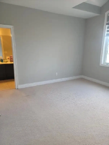 spacious room in family living house (not in basement) Image# 1