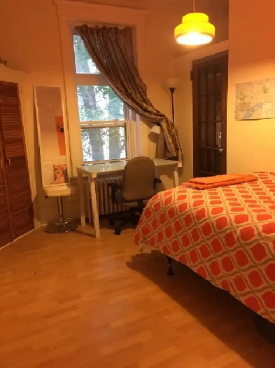 DOWNTOWN MONTREAL  ROOMS