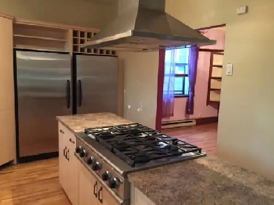 Haut Duplex - Grand 2CAC with Office Available Now Image# 1