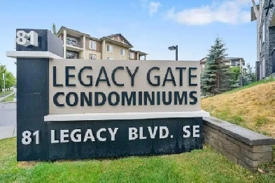 1 Bedroom   Den, 1 Bath Top Floor Unit in Legacy Image# 1