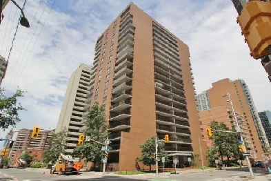 1 Bedroom Condo in Centretown with Parking Image# 1