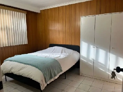 FURNISHED UPTAIRS ROOM AV. RIGHT NOW. CLOSE MALL, ONE MALE ONLY. Image# 2