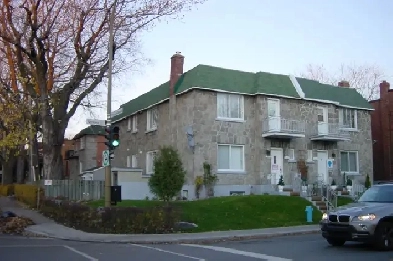 Room with private balcony near University of Montreal Image# 1