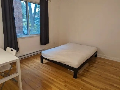 furnished room in quiet two-floor apartment cote-des-neiges Image# 1