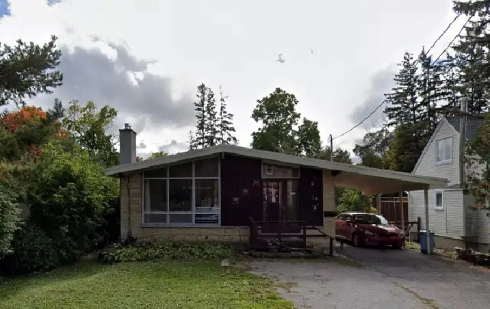 Charming Fixer Upper in Prime Location in City of Toronto,ON - Houses for Sale