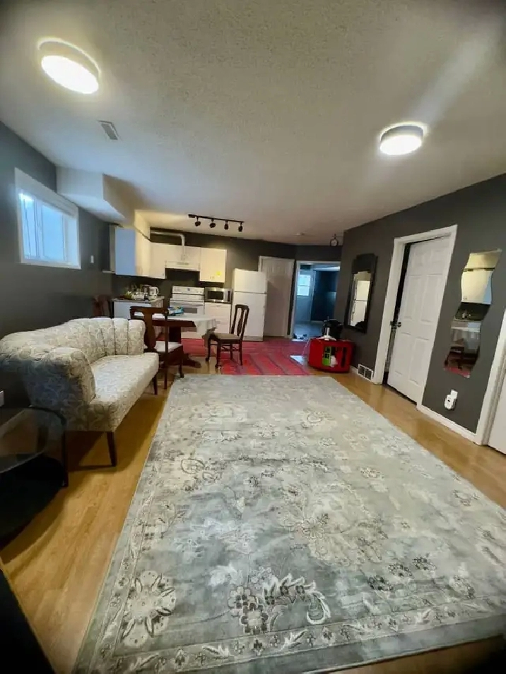 rent home and room in Calgary,AB - Apartments & Condos for Rent