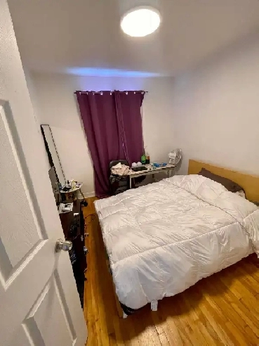 Chambre à louer 1e Fev - Room for rent Feb 1/ Metro Langelier Image# 1