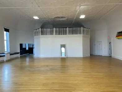 BALLROOM AVAILABLE FOR PARTNERSHIP! Image# 2