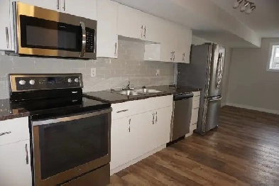 New & Modern 2 Bedroom suite near Kingsway, Downtown Image# 2