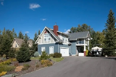 Lake house getaway with Boat Slip & only steps to the water! Image# 3