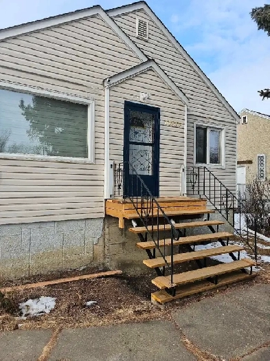 Comfortable house downt Image# 1