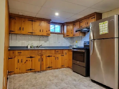 Looking to rent for student’s male only Image# 1