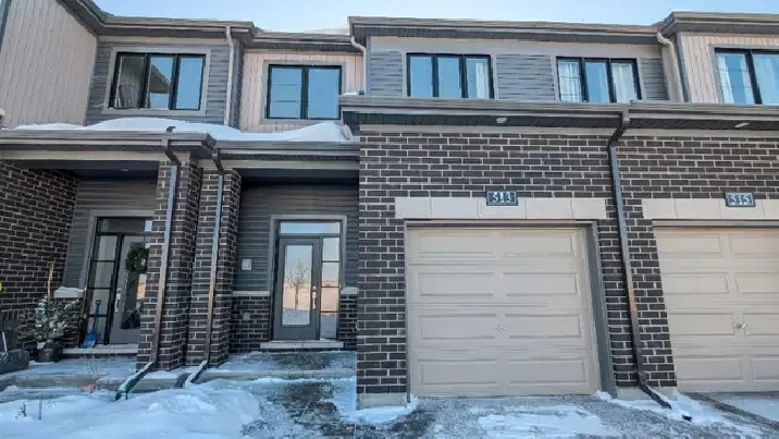 3 Beds 4 Baths Townhouse Near Kanata Centrum in Ottawa,ON - Apartments & Condos for Rent