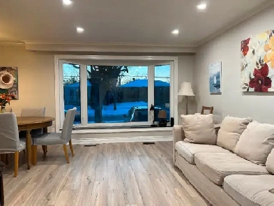 Term flexible rental -spacious three bedroom house main level Image# 1