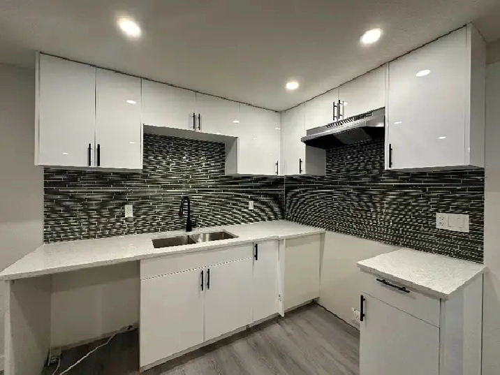 1 Bed 1 Bath - House in Calgary,AB - Apartments & Condos for Rent