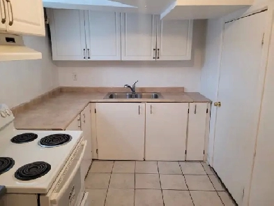 2-BR SPACIOUS & CLEAN Basement Apartment Image# 7