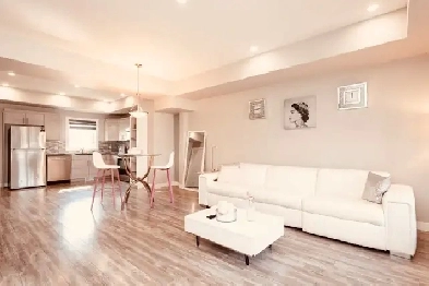 4 bedroom 3 bath in southpointe  Hottub