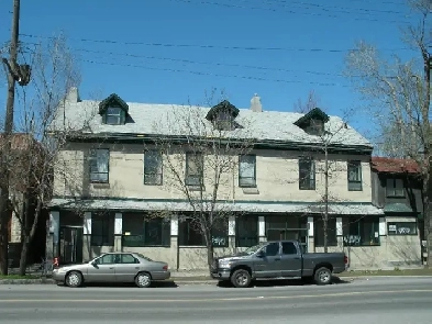 uOTTAWA student female room for rent, Sandy Hill Laurier House Image# 1