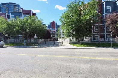 Executive Riverfront Condo for Rent in Downtown Calgary Image# 1